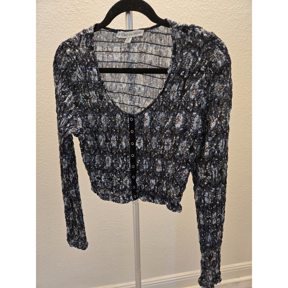 Beyond The Radar XL Floral Smocked Snap Front Crop Top Shirt Long Sleeve Women